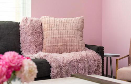 Unit 106 Stylish Condo with Free Parking and Close to Downtown - Foto 5