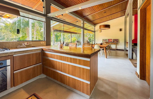 Casa térrea com piscina e cozinha de cinema | Granja Viana - Foto 16