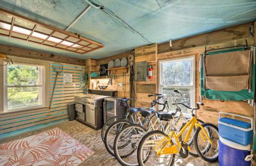 Walk to Bay and Boat Launch Beach House in Avon - Foto 20