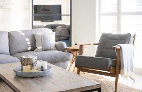 Luxury Beachfront Retreat for 14 with Hot Tub - Photo 25