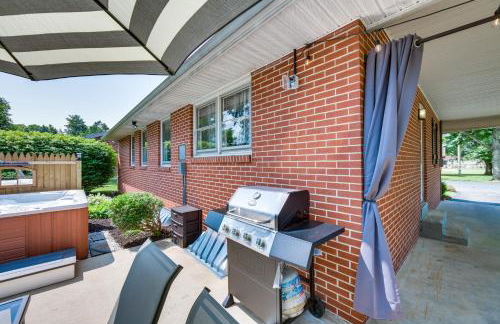 Marietta Home with Private Hot Tub, Pool Table! - Foto 27