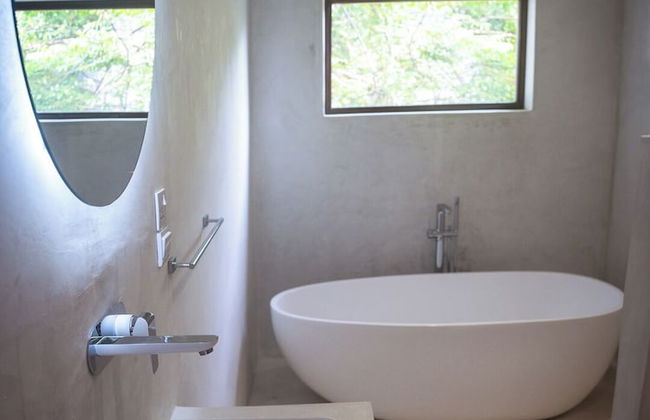 Solymar Staffed Beach Front Villa - Photo 67