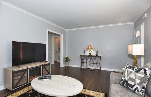 BLUE FLAMINGO'S CHARMING HOME-Heart of Tulsa2- Cherry St-Expo-11th - Foto 12