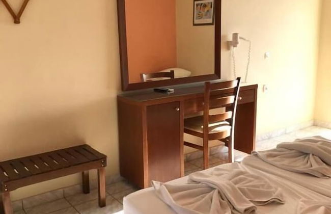 Village Inn Studios & Family Apartments - Foto 2