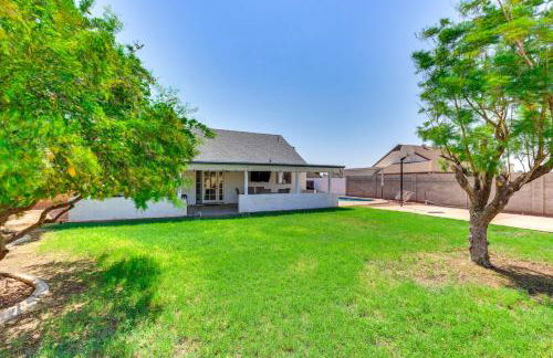 Pool, Basketball and BBQ! Glendale Group Getaway - Foto 29