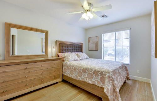 Spacious and Fenced Yard Pet-Friendly Surprise Home - Foto 15