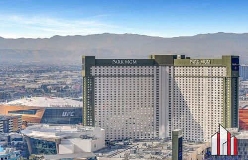 MGM Signature-32-607 F1 Track & Strip View Balcony - Foto 44