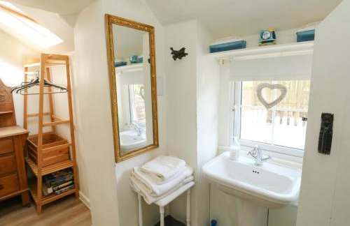 Toad Hall Cottage - Photo 18