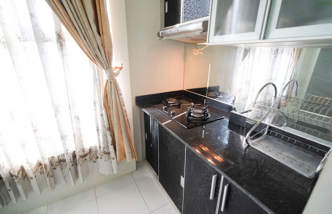 Simple And Homey 2Br At Dian Regency Apartment - Photo 12