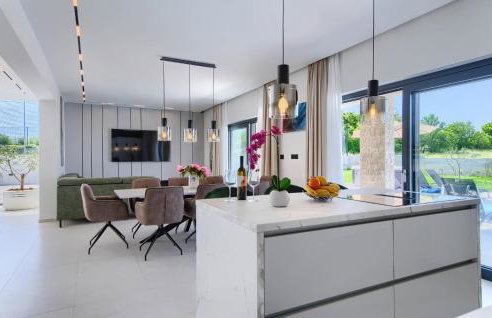 3 Bedroom Cozy Home In Nedescina - Foto 40