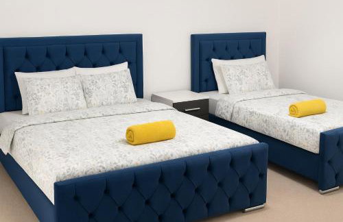 Modern 3 Bedroom Home, Free Parking, Garden, Sleeps 7 - Photo 2