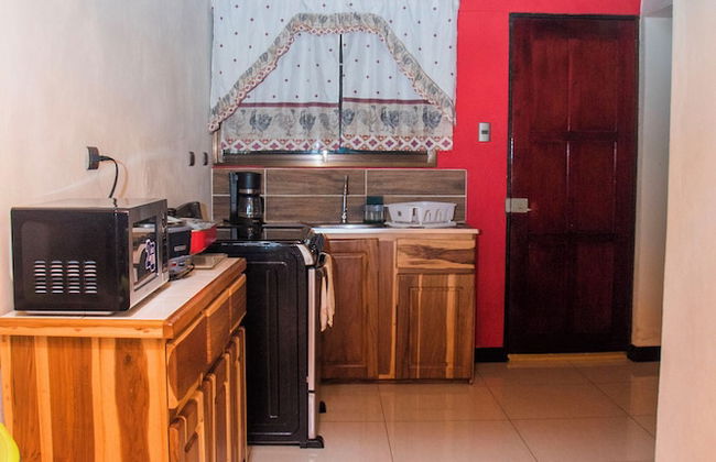 Aloj Entero 1km Juan Santamaría Airport - Foto 24