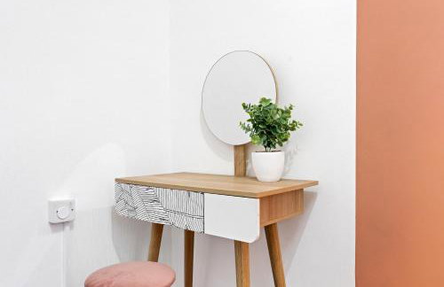 Churchill Apartment- 4 Beds- Free Parking- Near NEC BHX & HS2 - Foto 28