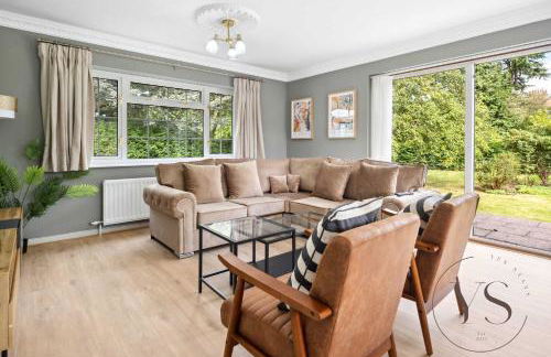 Spacious 6BR Villa in 32 Le More Birmingham with 7 Beds and Free Onsite Parking - Foto 64