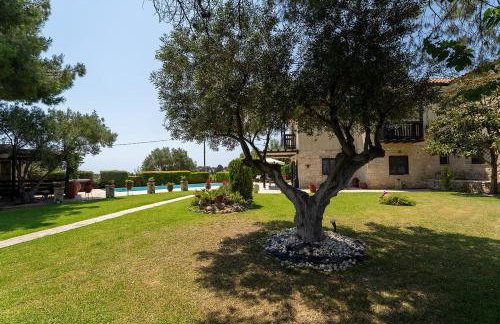 Eco Stone Villa with Private Pool and Jacuzzi - Photo 32