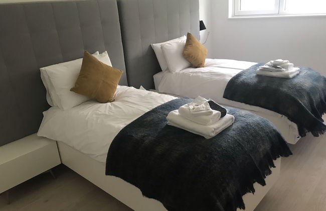 Red Stag With Stunning Loch and Waterfall View - Foto 5