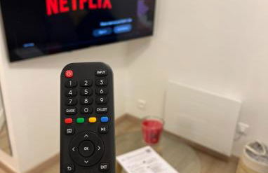 PARIS-MONTROUGE Magnifique Appartement 2 pièce de 36m2 - très cosy pour 1 à 5 personnes refait à neuf - ENTIRE APARTMENT LUXIRIOUS AND WARM - Montrouge Paris 14ème - Proche Aéroport Orly & Parc Expositions Porte de Versailles FREE WIFI GRATUIT - Foto 7