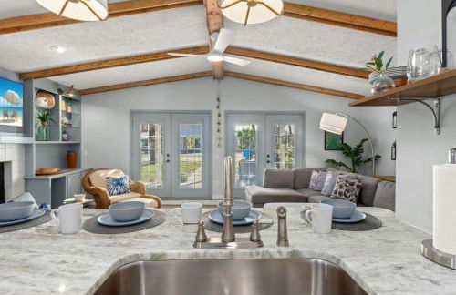 Fanta Sea - Private Seasonal Hot Tub, Game Room, Walk to Beach, Pets OK, & More! - Foto 3