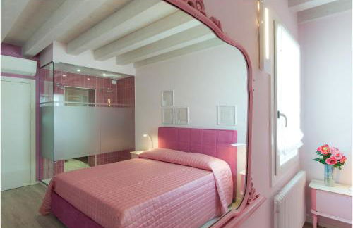 Tiffany Home - Photo 54