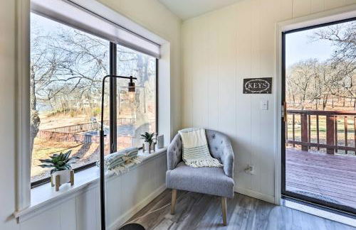 Lakefront Grove Cabin Shared Dock and Seasonal Pool - Foto 7