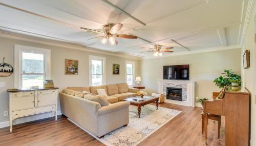 Home with Fire Pit on 27 Acres in Walhalla! - Foto 3