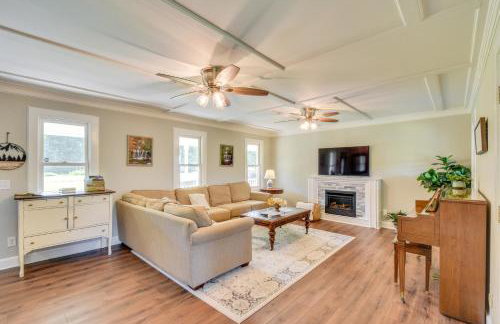 Home with Fire Pit on 27 Acres in Walhalla! - Foto 3