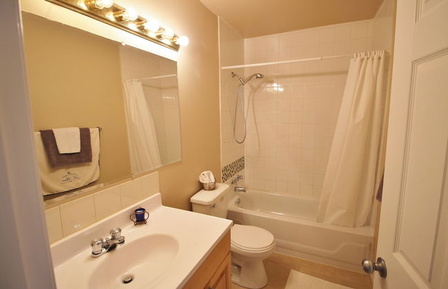 Executive Private Suites near Calgary - Photo 10