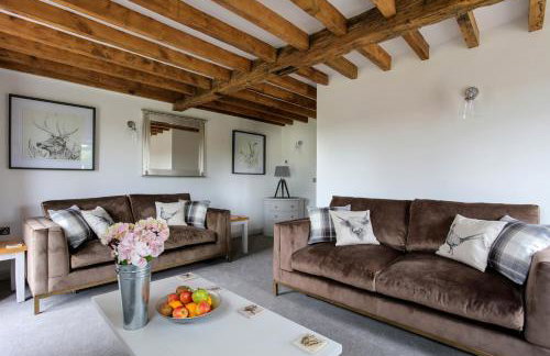 Hastings Retreat Rural barn conversions with Private Lake - Foto 9