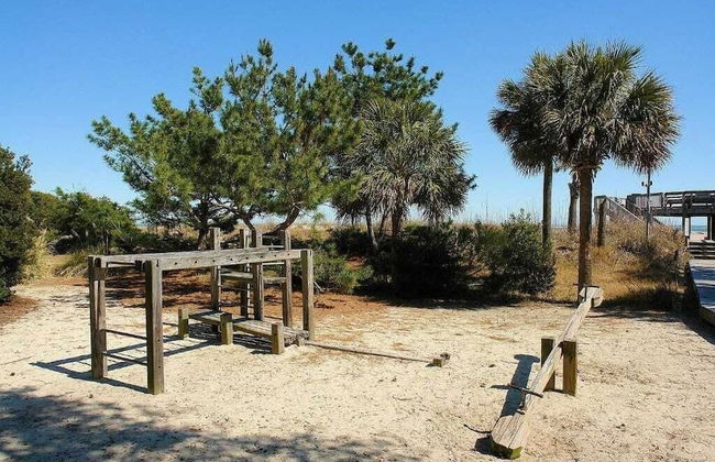 123d Shipwatch by Avantstay Beach Access + Pool - Photo 38