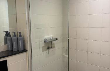 MediaCityUK - 2 Bedroom Modern Apartment - Foto 12