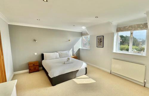 Stunning 7 Bedroom Escape Near New Forest and Beach - Large Garden - Serene Setting - Sleeps 14 - Foto 31