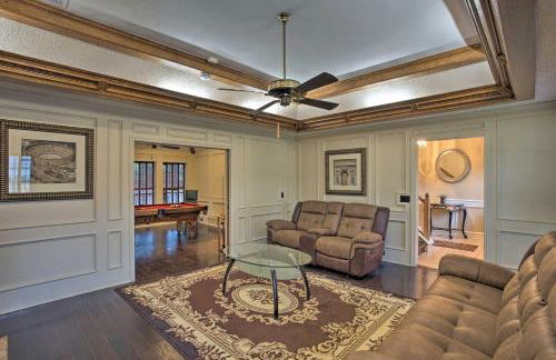 Unwind Fireside and Play Pool! Idyllic McKinney Home - Foto 6