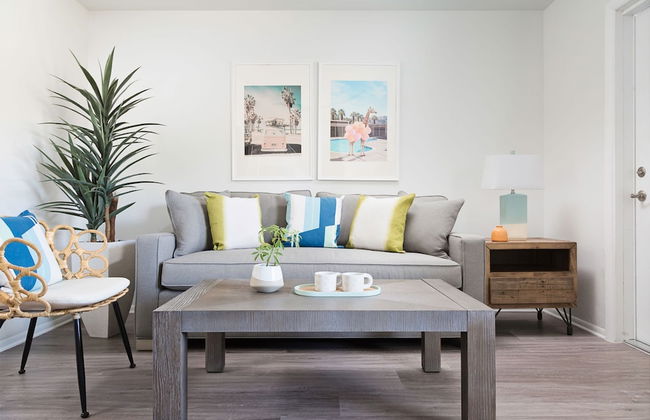 New! Modern King Suite Steps to the Beach! - Foto 5