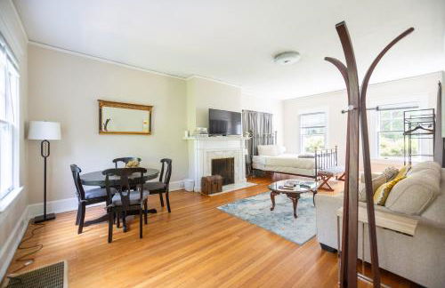 Spacious 2BR in Grand Old Home, Downtown Durham - Photo 7