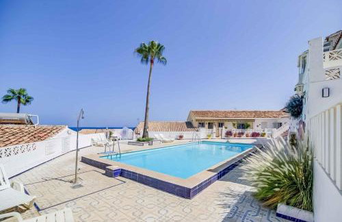 Charming Townhouse in El Faro, Spain, Studding Sea View & Community Pool - Foto 13
