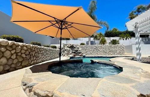 Luxury 4 Bedroom Home Pool Big Yard San Bernardino - Foto 1
