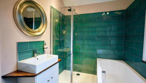 Calm 1 Bed Apartment with Parking in Winchester by At Hem - Foto 3, Shower