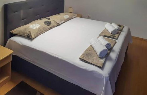 Stunning Apartment In Rogotin-Ploce With Wifi - Photo 7