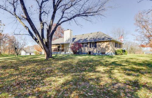 Charming Paris Home with Porch Hunt and Unwind! - Foto 25