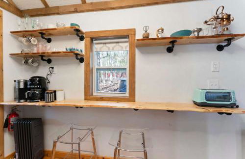 Perfect Couples Cabin Fireplace Firepit & Wine Nearby - Foto 13