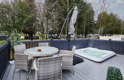 Country Cabin with Hot Tub - Foto 23