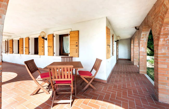 Comfortable House - Garden and Parking - Photo 31