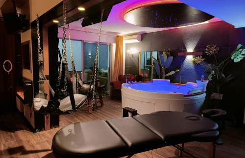 La loveroom bdsm de Nice " la chambre luxe des désirs " - Foto 11