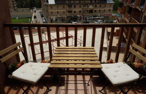 Apartamento dúplex acogedor con piscina en Rialp - Foto 8