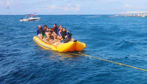 Banana boat a Bohol
