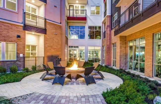 Cozy 1BR King Suite Close to Downtown w Fast Wifi - Foto 31