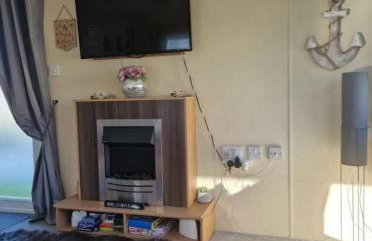 3 Bed Caravan - Sleeps 6 - Pets - Parking - Wifi - Foto 2
