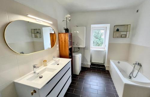 Family-Friendly Duplex - NEAR CENTER - FREE PARKING - WIFI - Foto 10