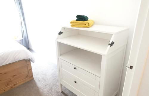 2 bed apt w/ private parking close to town centre - Foto 12