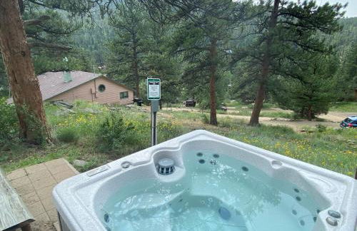 Rose Den - Romantic Mountain Cabin with Views! - Foto 2